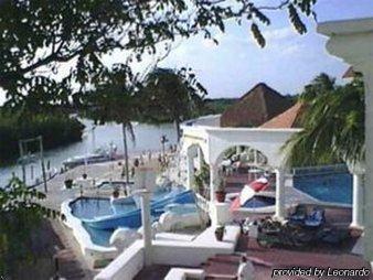 The Caribbean Princess Cancun Exterior photo